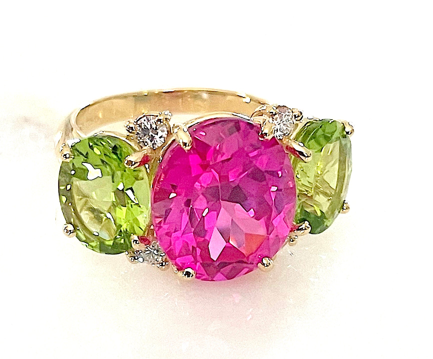 Medium 18 Karat Yellow Gold GUM DROP™ Ring with Peridot and Blue Topaz - Without Diamonds