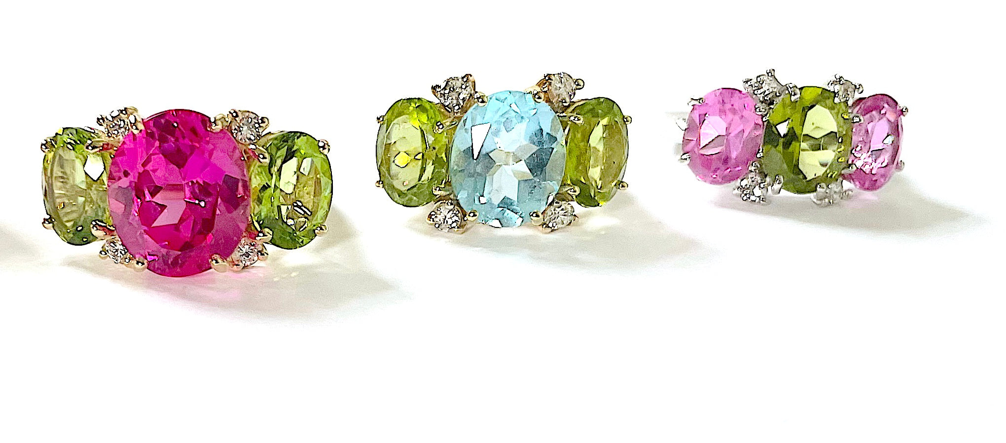 Medium 18 Karat Yellow Gold GUM DROP™ Ring with Peridot and Blue Topaz - Without Diamonds
