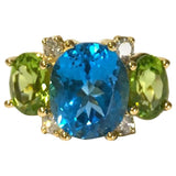 18kt Yellow Gold Medium GUM DROP™ three stone Ring with Blue Topaz Diamonds