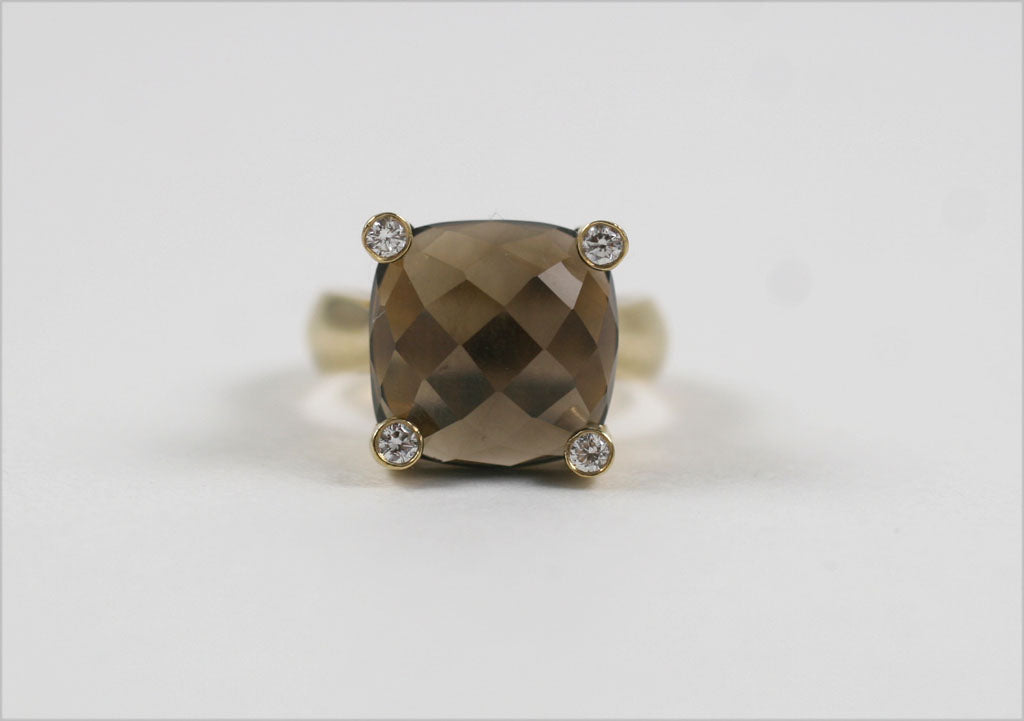 18kt Yellow Gold faceted Cushion Ring with Smoky Topaz and Diamonds