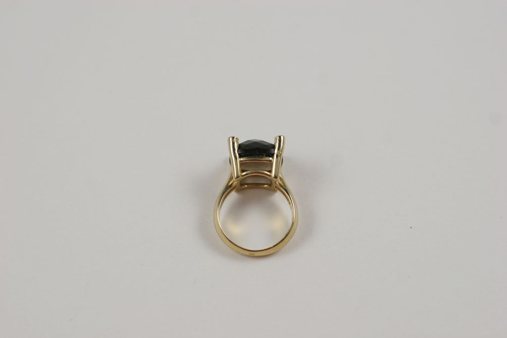 18kt Yellow Gold faceted Cushion Ring with Smoky Topaz and Diamonds