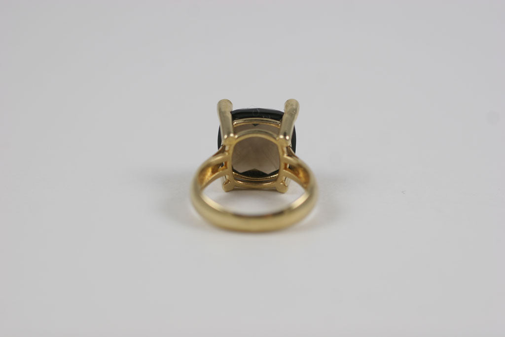18kt Yellow Gold faceted Cushion Ring with Smoky Topaz and Diamonds