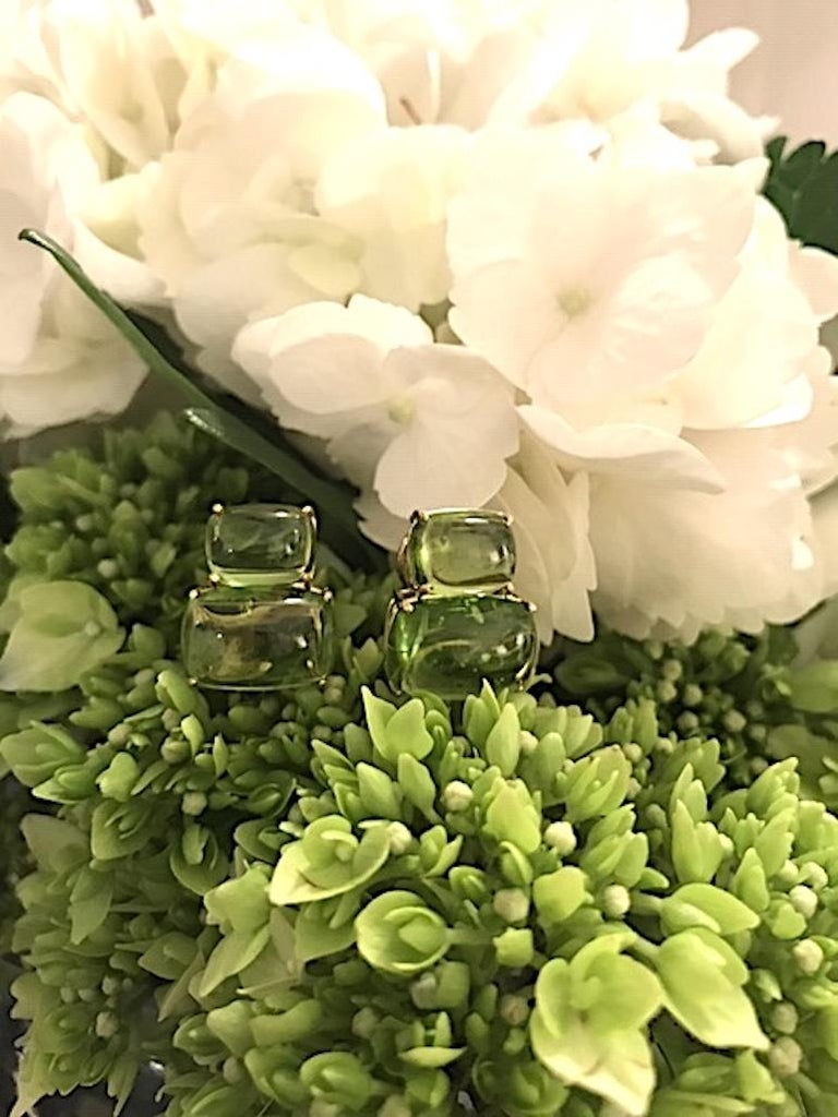 18Kt Yellow Gold Cushion Cut Cabochon Peridot Earrings