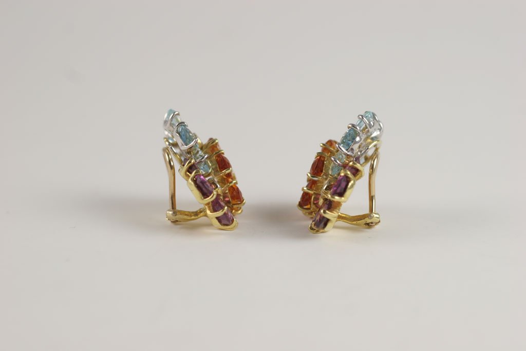 18kt White gold Three Flower Cluster Earring