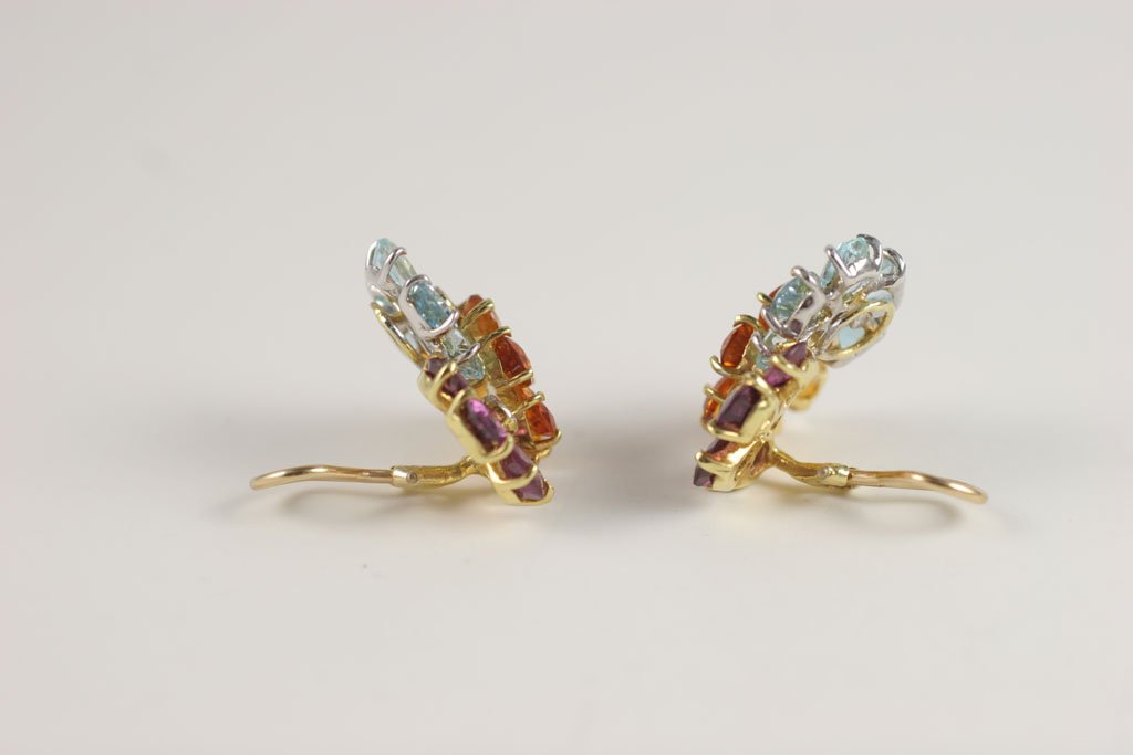 18kt White gold Three Flower Cluster Earring