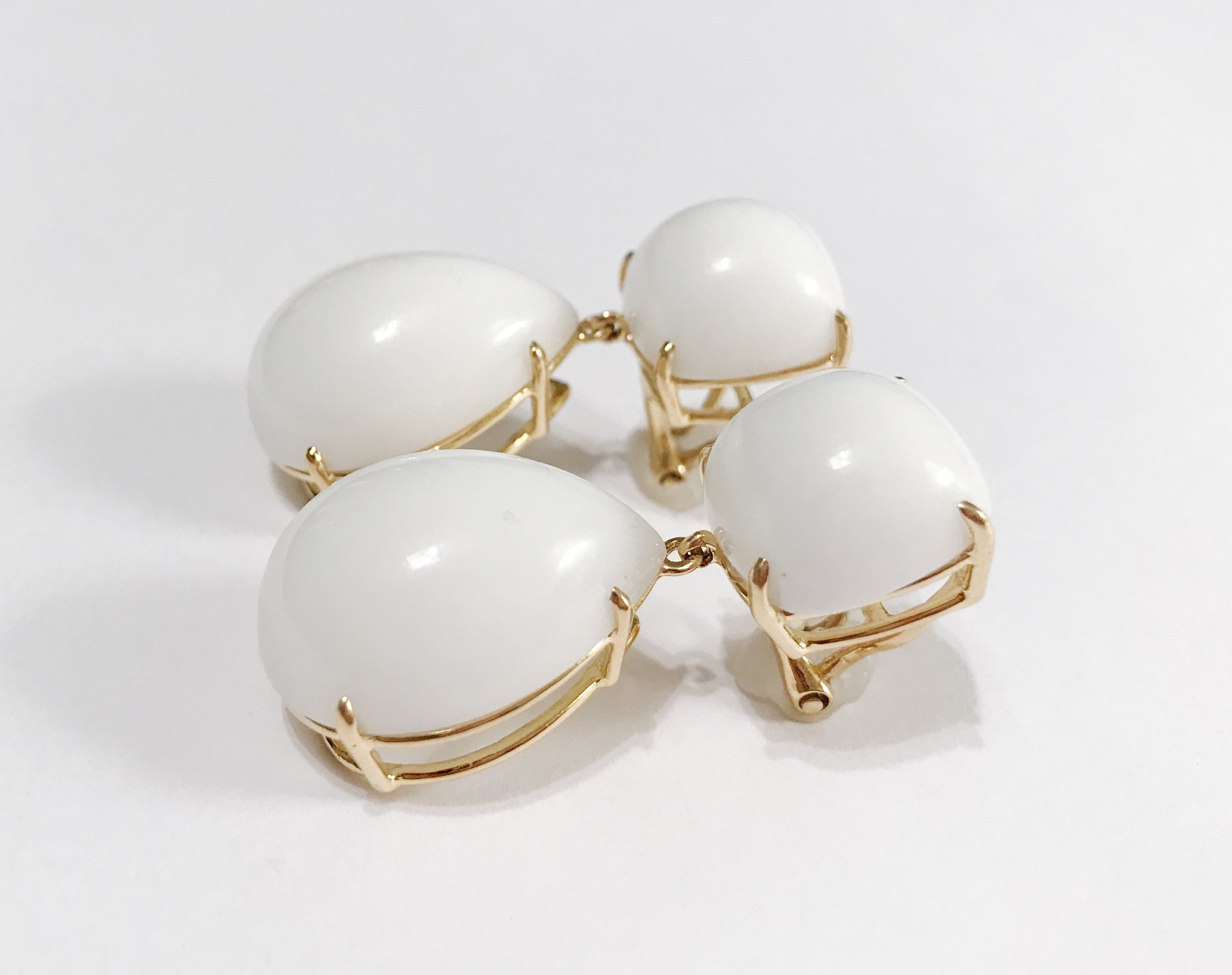 Yellow Gold Pear Drop Earring with White Jade